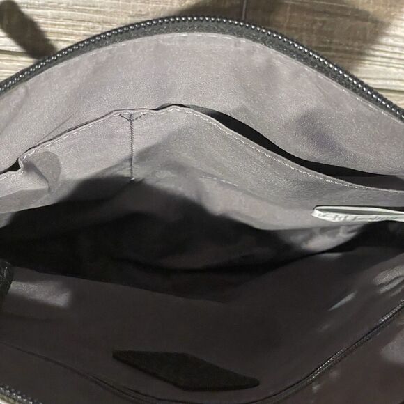 Vintage FOSSIL Black Pebble Grain Leather Zip-top Crossbody Bag - Picture 9 of 16